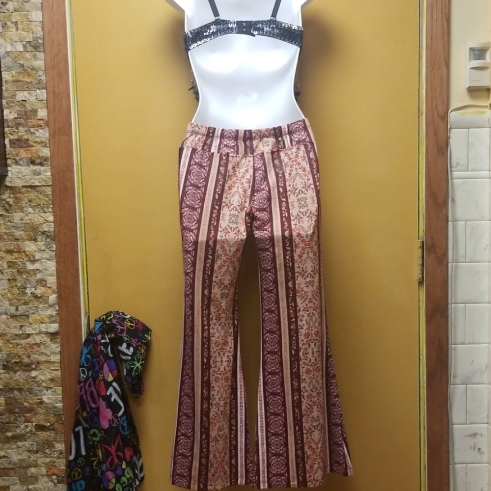 So cool and cute flare leg pants - Picture 6 of 8